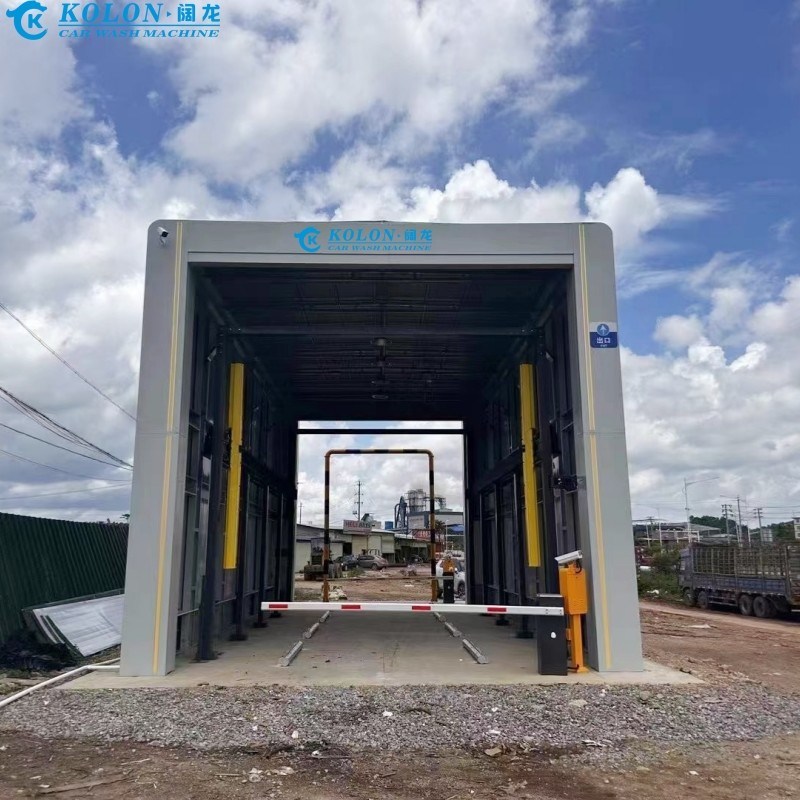 कोलोन 67 किलोवाट बस वॉशर मशीन सुरक्षा स्टॉप बटन और अधिकतम धोने की गति के साथ 7 बसें/घंटा
