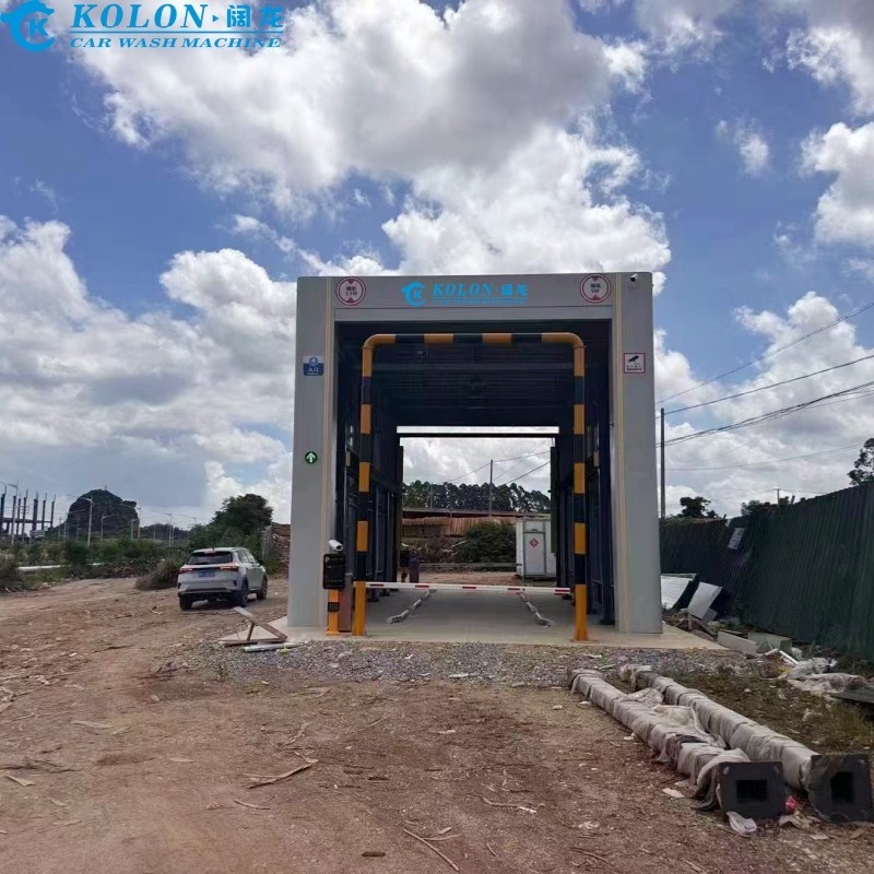कोलोन 67 किलोवाट बस वॉशर मशीन सुरक्षा स्टॉप बटन और अधिकतम धोने की गति के साथ 7 बसें/घंटा